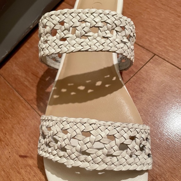 NEW ! Ann Loft Braided Leather Woven White Slide Sandals Size 7.5 with Box - Picture 2 of 6